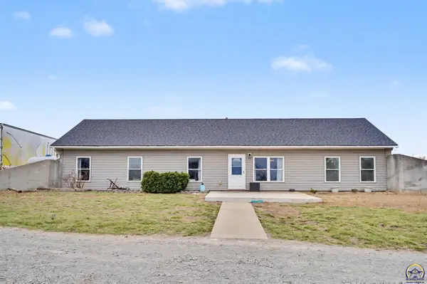 13271 23rd St, Perry, KS 66073