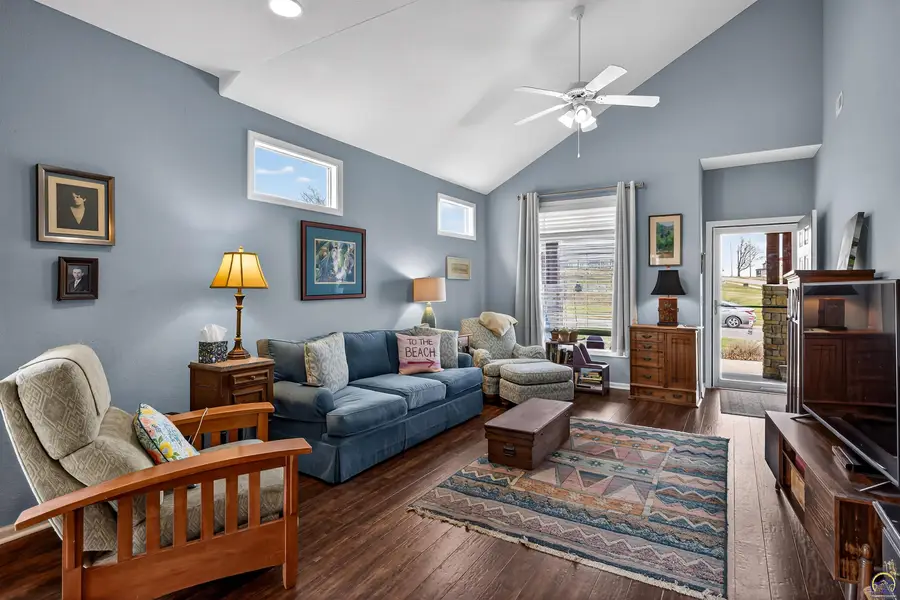 2757 Shadow Ridge Pl, Eudora, KS 66025 - #2