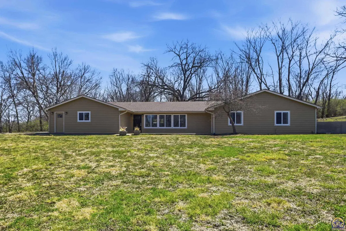 9540 SW Hodges Rd, Auburn, KS 66402 - #1