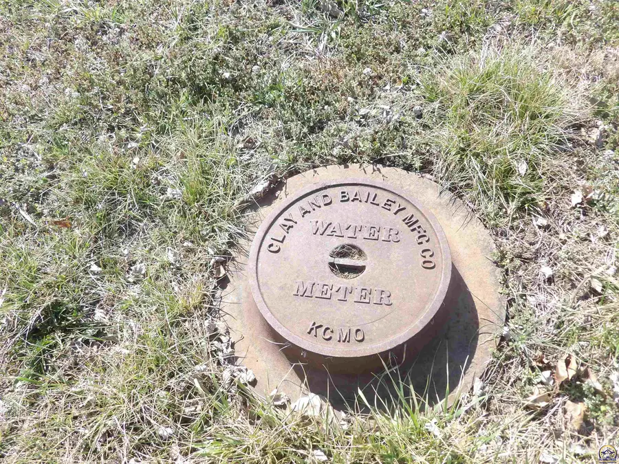 610 W 7th St, Emmett, KS 66422 - #3