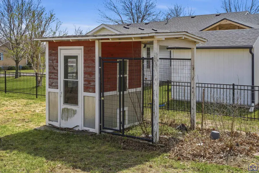 646 NE Margo Ct, Topeka, KS 66617 - #3