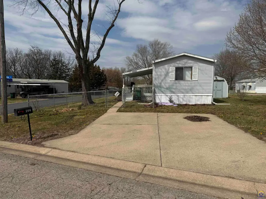206 SE Willow Way, Topeka, KS 66609 - #3