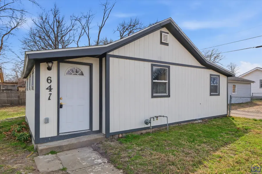 647 NE Grattan St, Topeka, KS 66116-1234 - #2