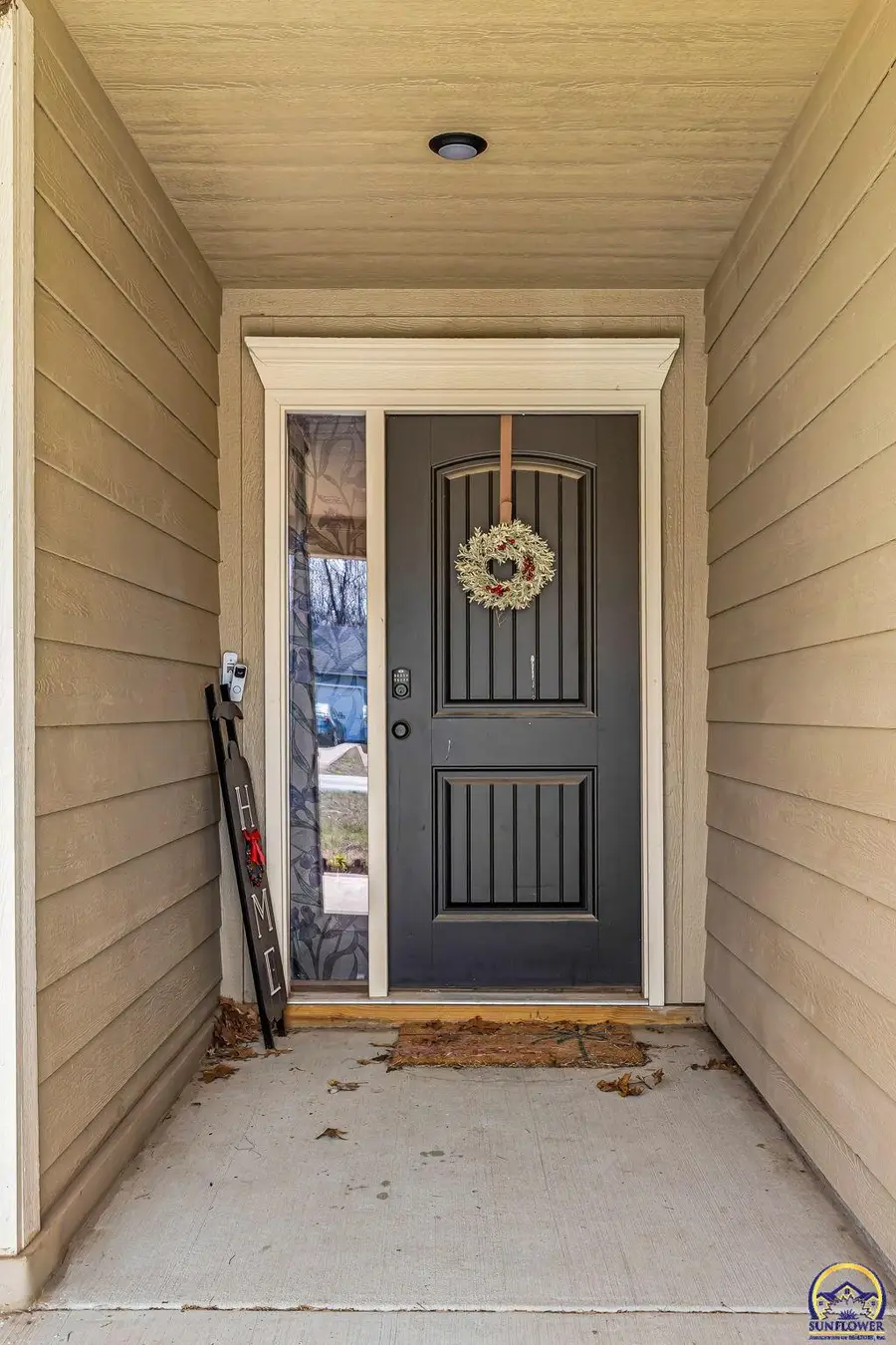 905 E Front St, Perry, KS 66073 - #3