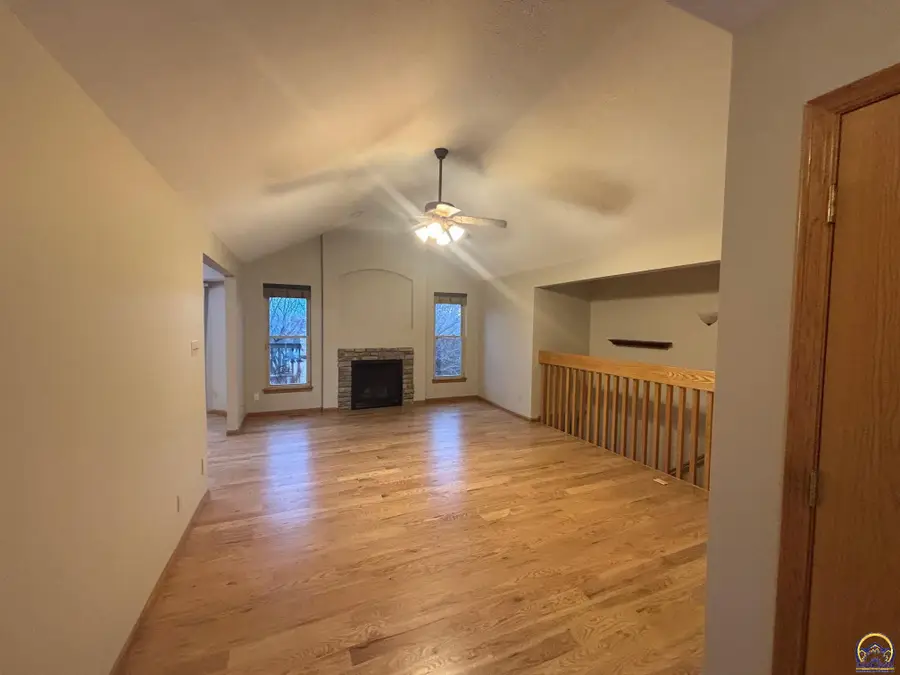 2307 SE Capricorn Ave, Topeka, KS 66605 - #2
