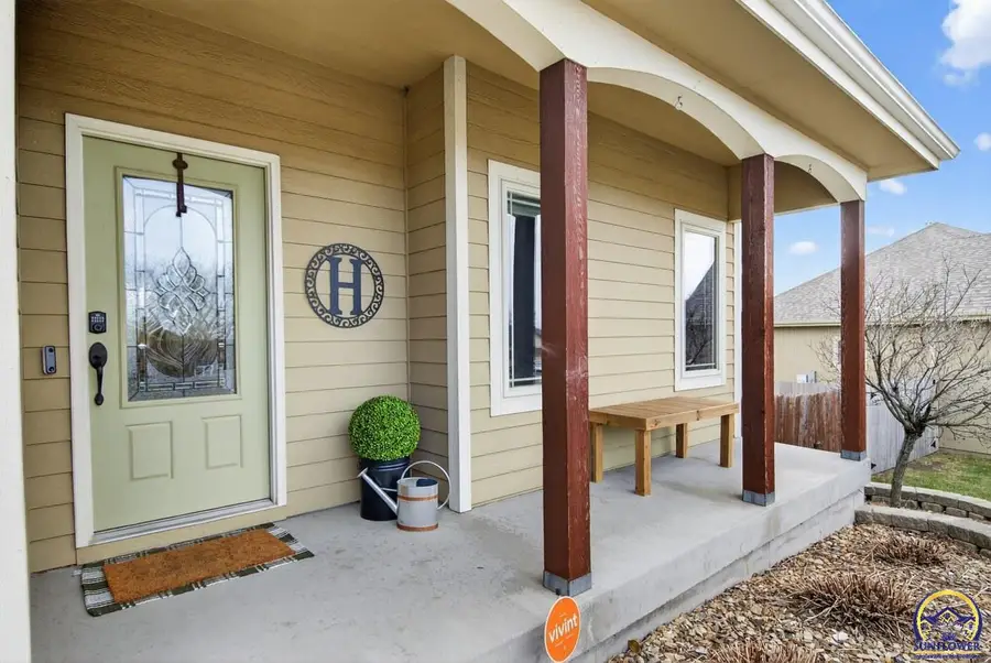 4828 NW Kendall Dr, Topeka, KS 66618 - #3