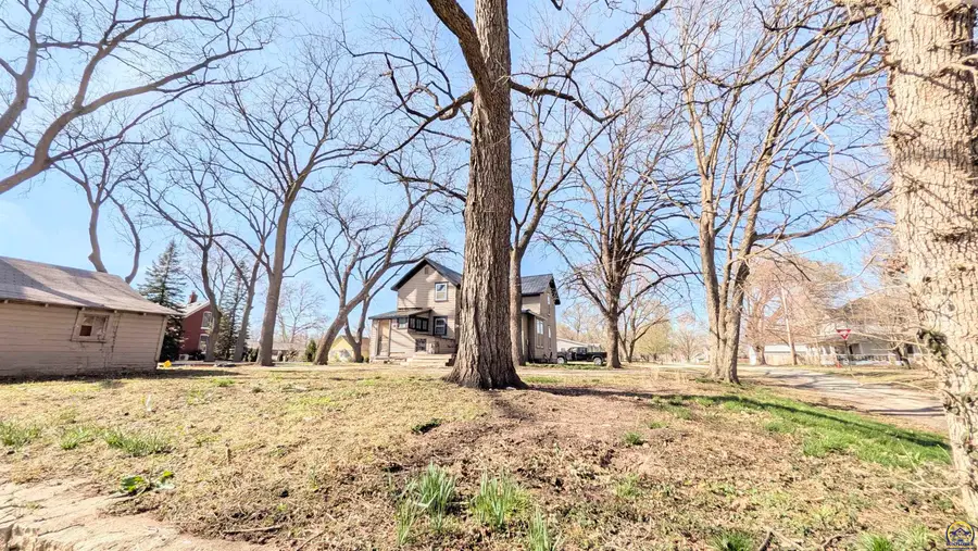 303 Chick St, Council Grove, KS 66846 - #3