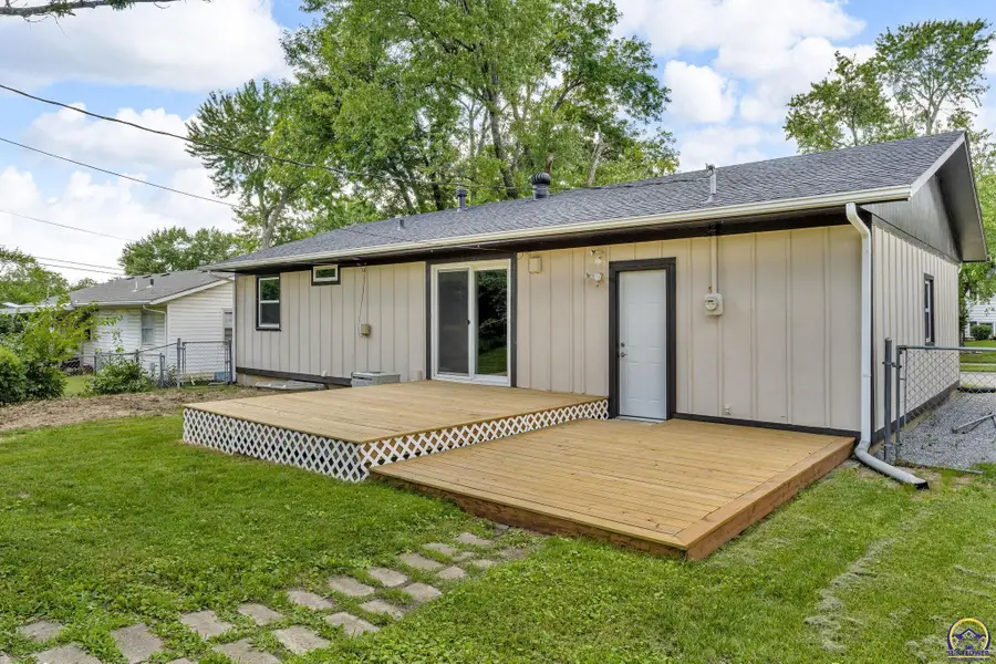 3620 SE Pennsylvania Ave, Topeka, KS 66605 - #2