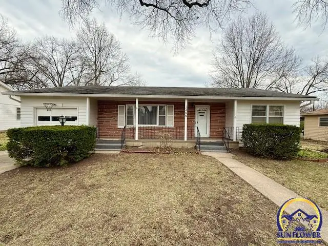1208 W 20th St, Lawrence, KS 66046 - #2