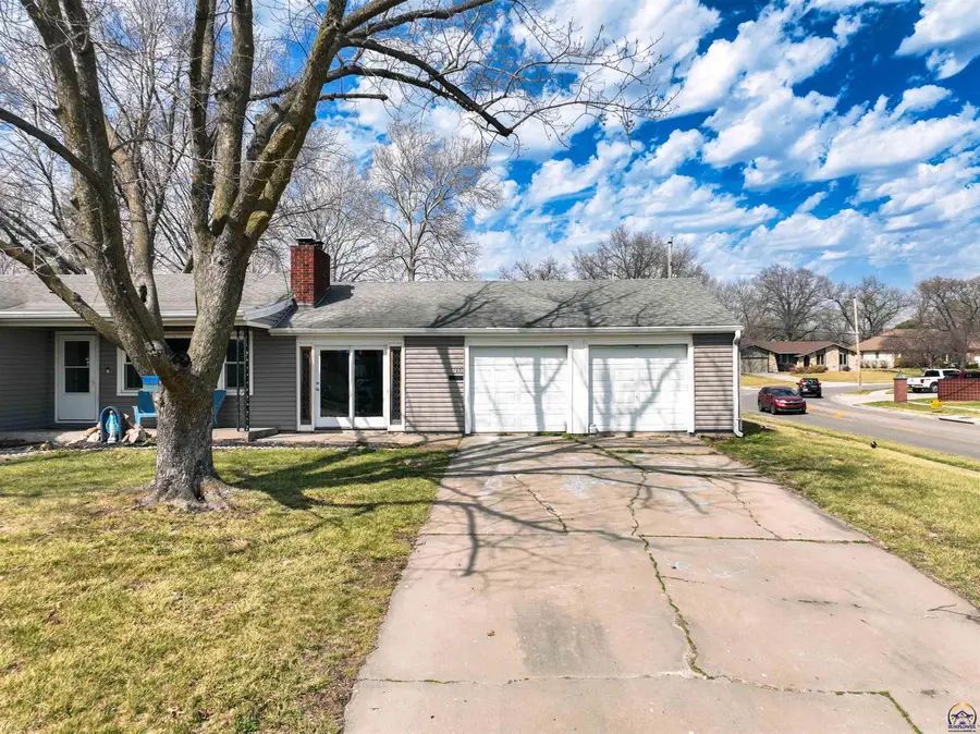 5700 SW 20th St, Topeka, KS 66604 - #3