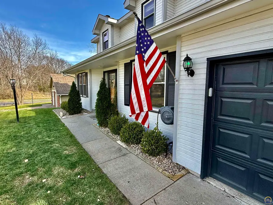 3905 W 8th St, Lawrence, KS 66049 - #2