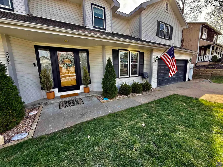 3905 W 8th St, Lawrence, KS 66049 - #3