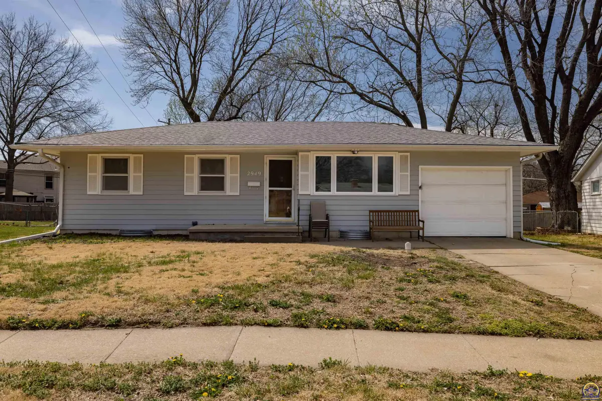 2949 SW Medford Ave, Topeka, KS 66611 - #1