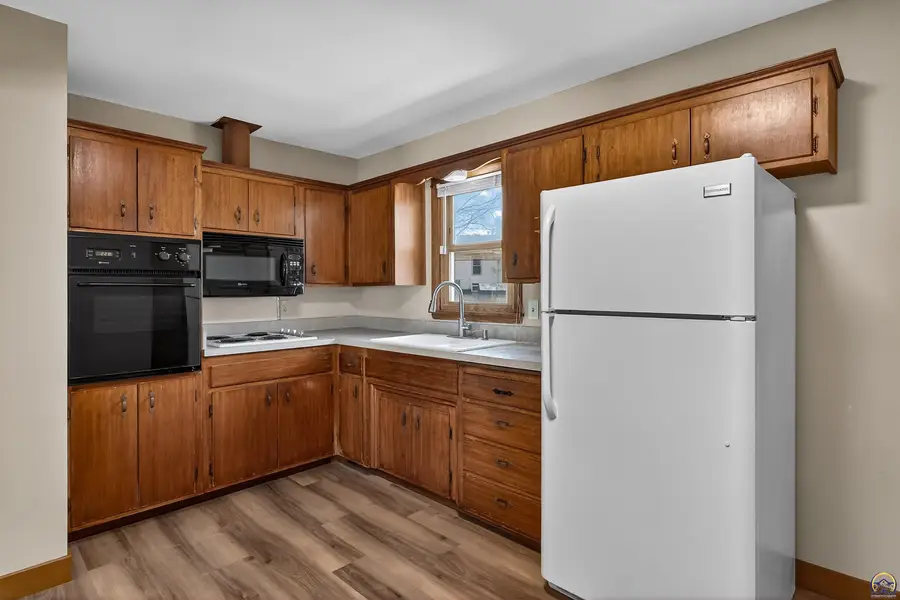 2949 SW Medford Ave, Topeka, KS 66611 - #2