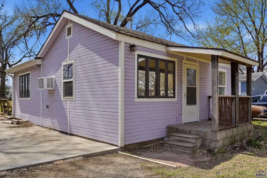 1209 NW Laurent St, Topeka, KS 66608 - #2