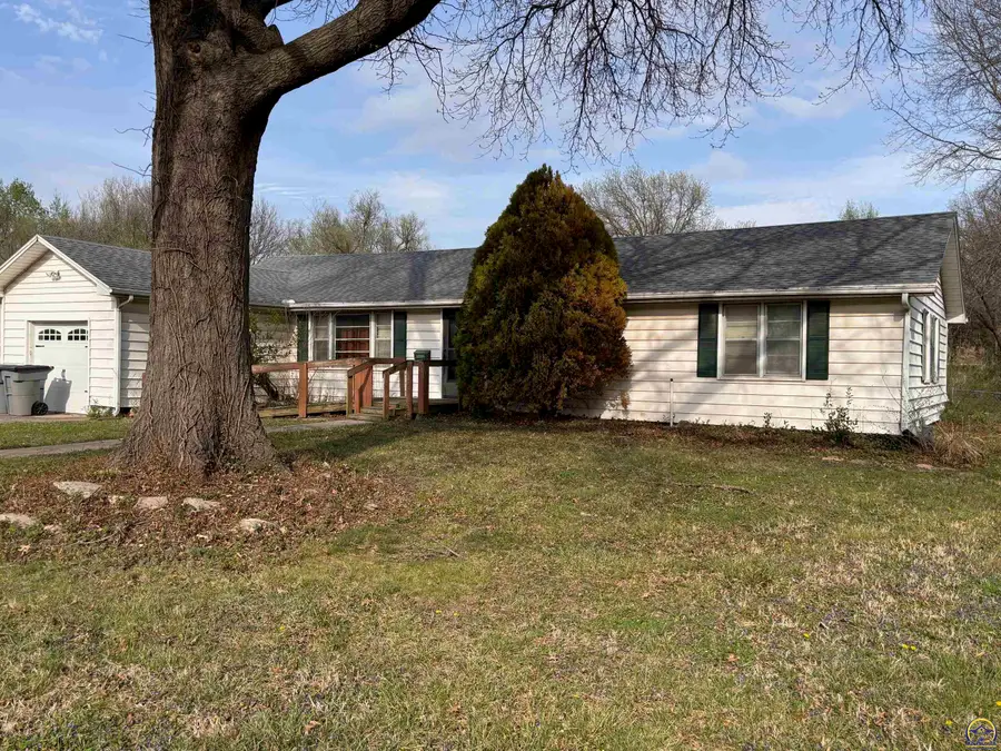 914 Grand St, Emporia, KS 66801 - #3