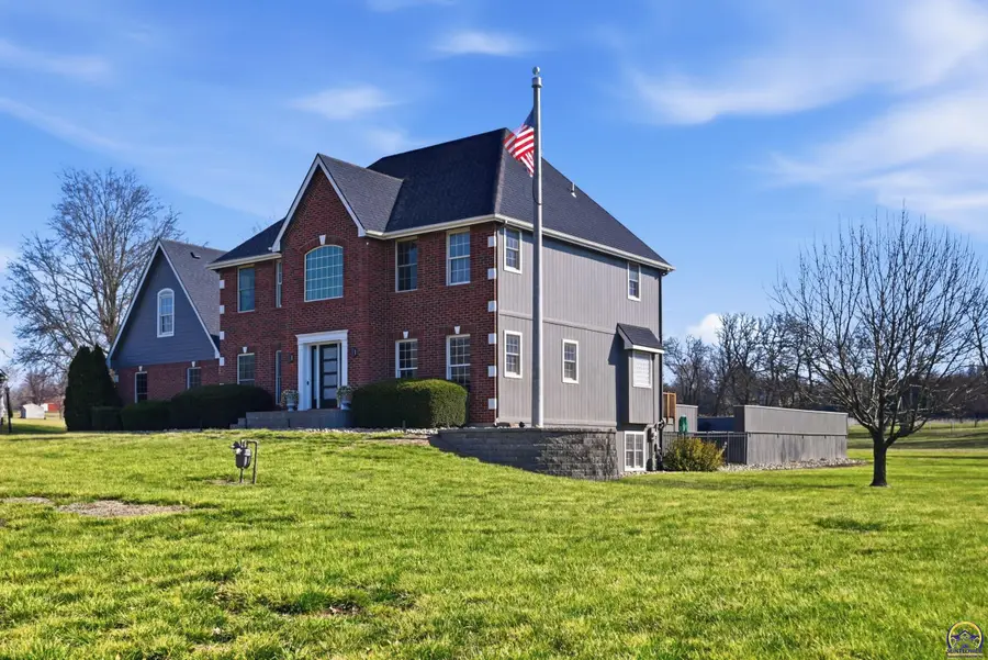 6140 SW South Pointe Dr, Auburn, KS 66402 - #3