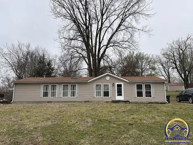 708 Warren St, Oskaloosa, KS 66066 - #1