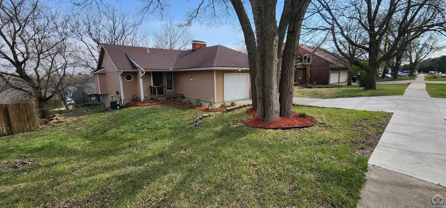 3524 SW Skyline Pky, Topeka, KS 66614 - #2