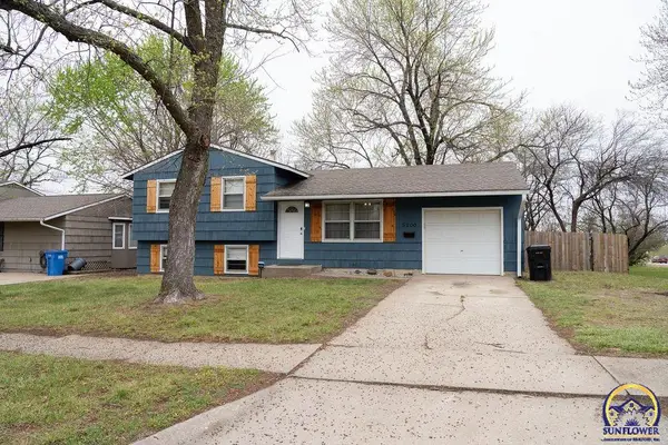5200 SW 31st St, Topeka, KS 66614