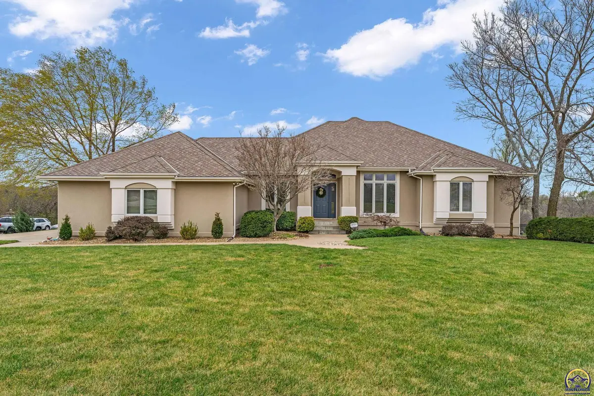 4235 SW Aylesbury Rd, Topeka, KS 66610 - #1