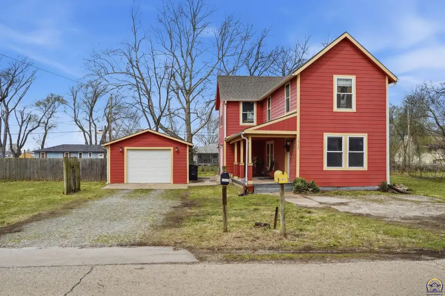 1917 NW West St, Topeka, KS 66608 - #3