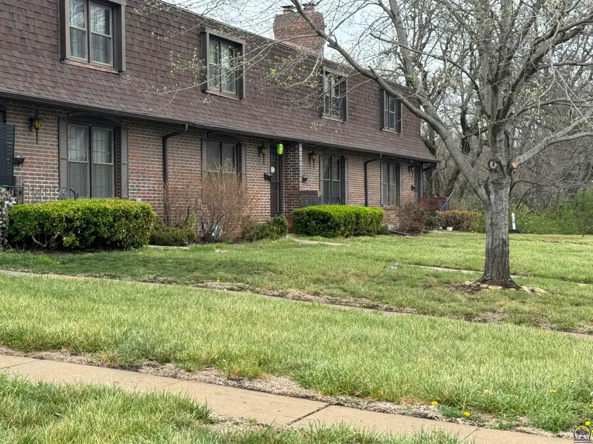 5002 SW 28th St, Topeka, KS 66614 - #1