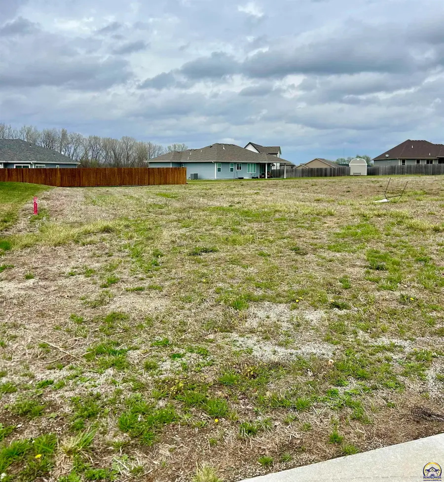 7636 SW 24th Ter, Topeka, KS 66614 - #2