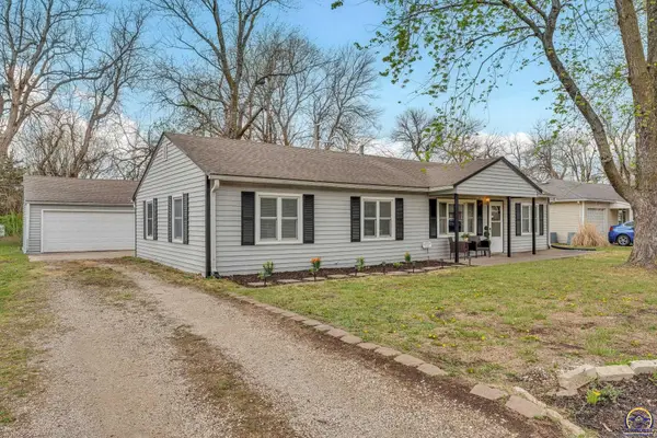 3453 SW Westview Ave, Topeka, KS 66611