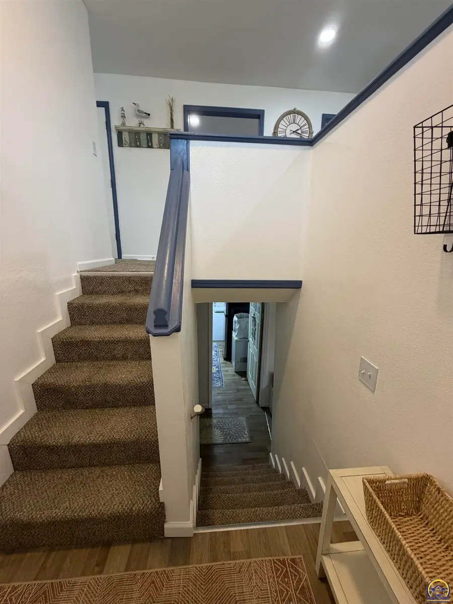 9608 Woodcrest Ln, Ozawkie, KS 66070 - #2