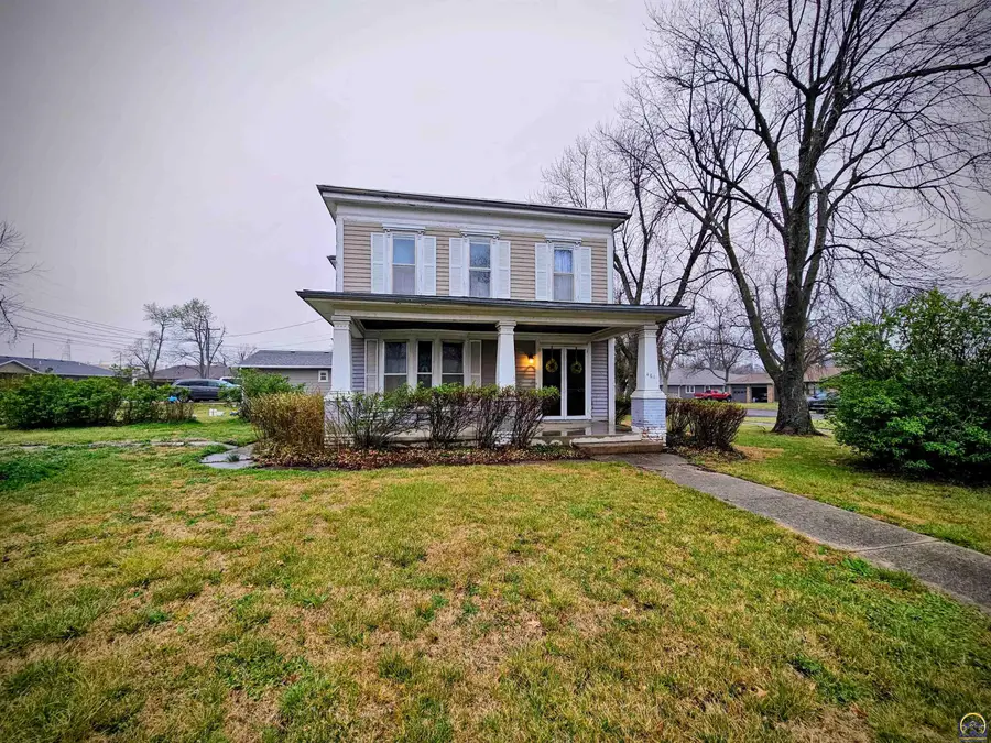 114 N 3rd St, Seneca, KS 66538 - #2