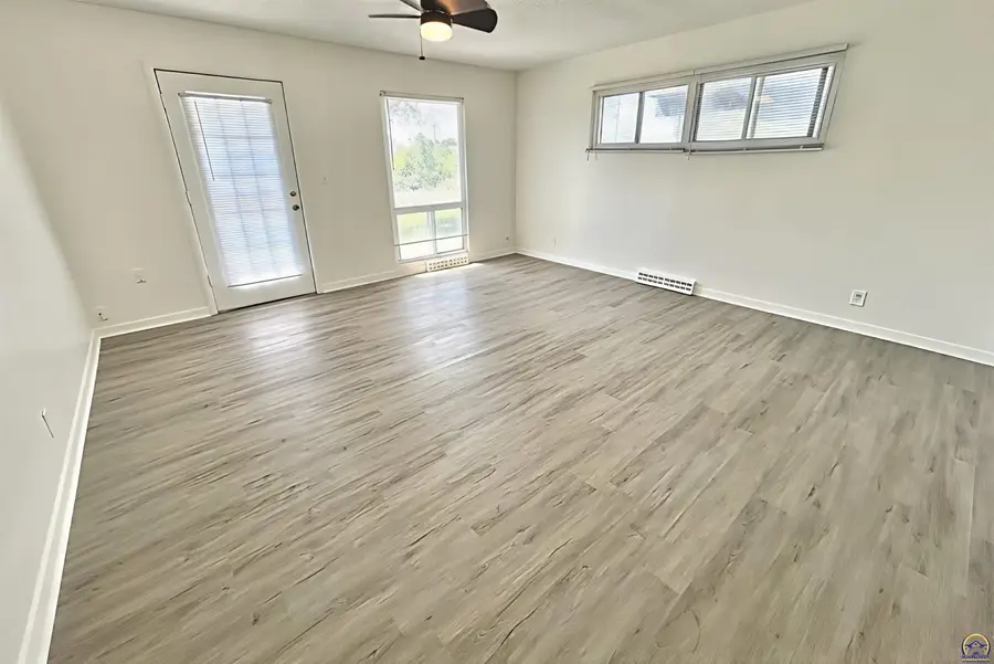 7132 SW Lario Ln, Topeka, KS 66619 - #3