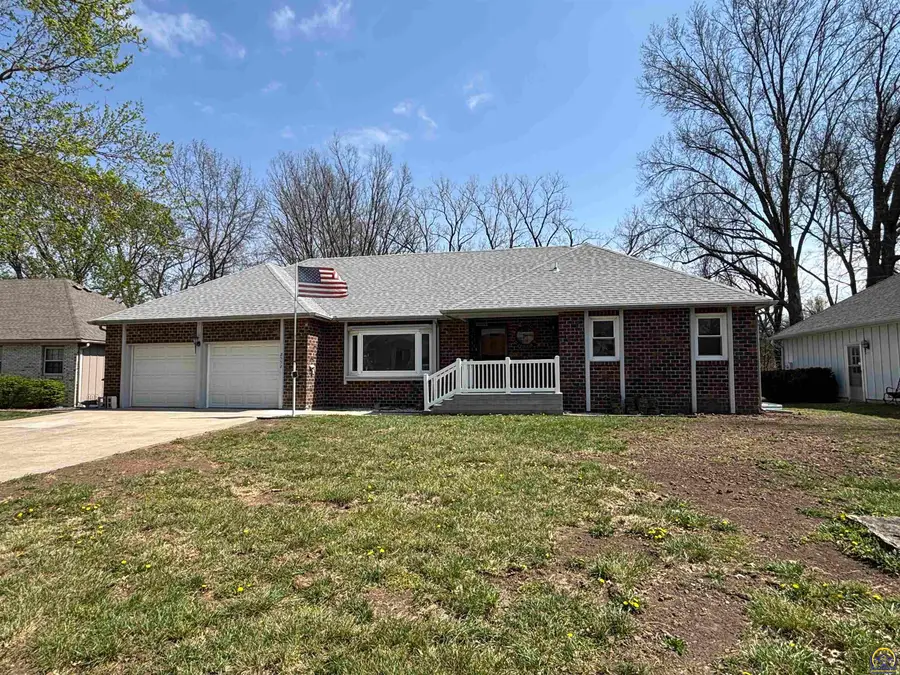 2552 Willow Ln, Emporia, KS 66801 - #3