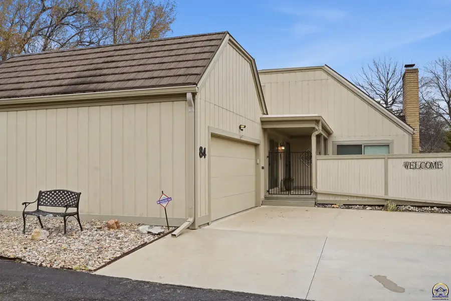 84 SW Pepper Tree Ln, Topeka, KS 66611 - #3