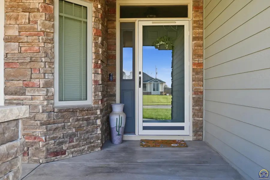 3310 SW 44th Ter, Topeka, KS 66610 - #2