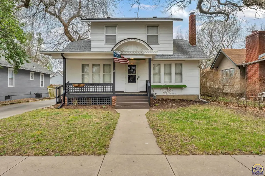 1279 SW Wayne Ave, Topeka, KS 66604 - #2