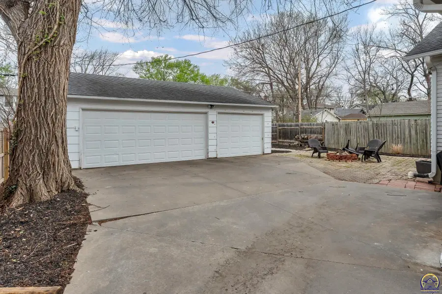 1279 SW Wayne Ave, Topeka, KS 66604 - #3