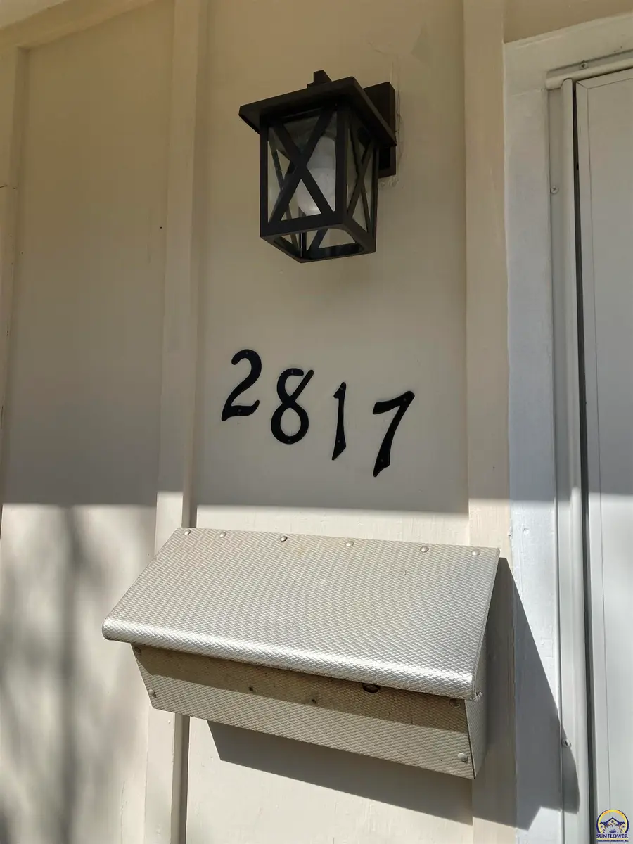 2817 SW Sunset Rd, Topeka, KS 66614 - #3