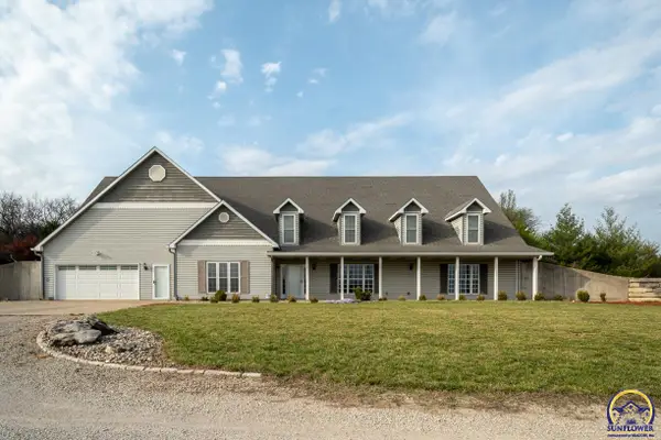 721 E 1650 Rd, Baldwin City, KS 66006