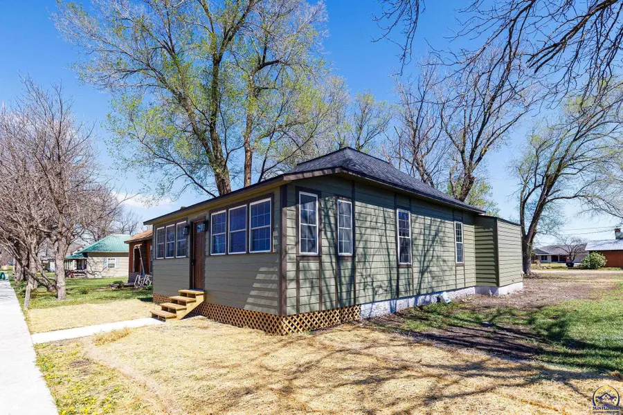 509 Main St, McFarland, KS 66501 - #3