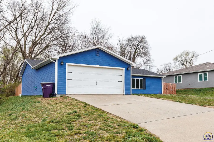 132 Allen Hill Dr, Ogden, KS 66517 - #2