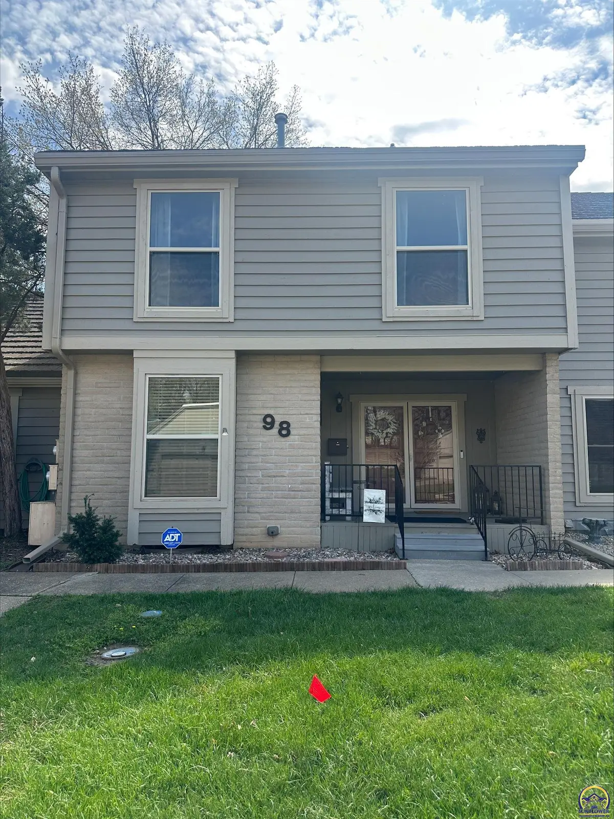 98 SW Pepper Tree Ln, Topeka, KS 66611 - #1