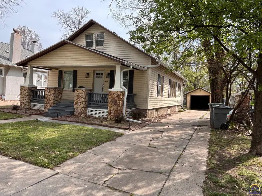 1418 Lawrence St, Emporia, KS 66801 - #2