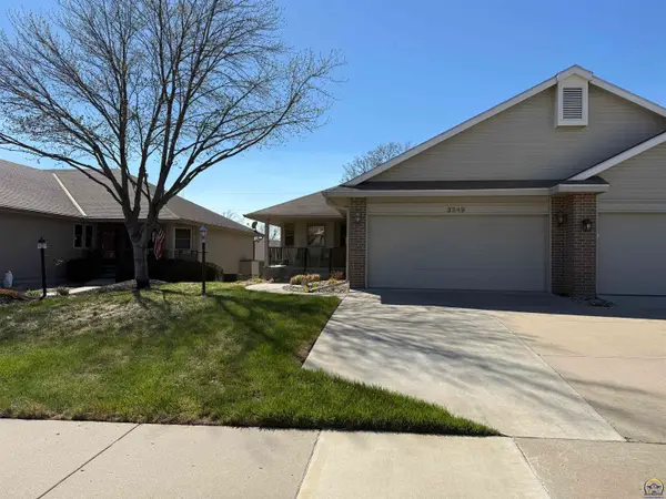 3349 SW Mcclure Ct, Topeka, KS 66614