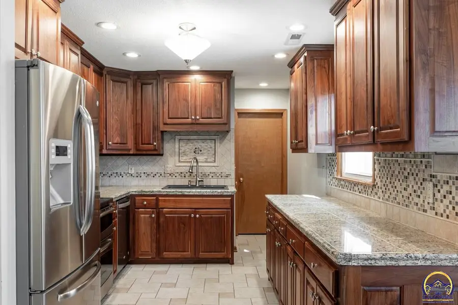 724 Eldridge St, Lawrence, KS 66049 - #3