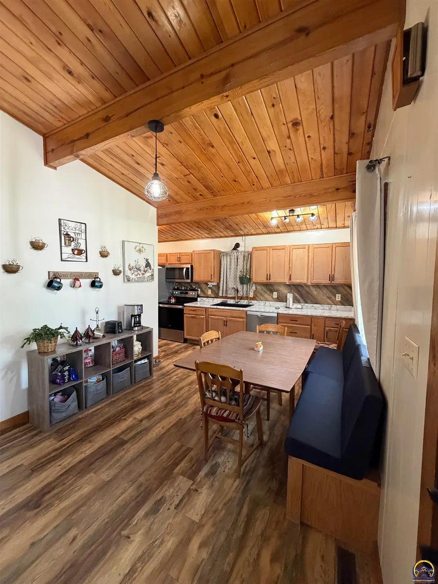 808 Kansa Dr, Ozawkie, KS 66070 - #2