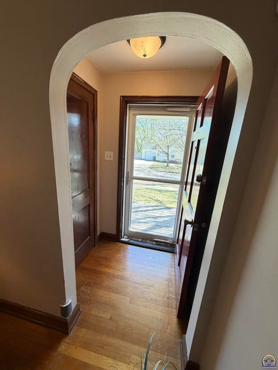 605 SW Webster Ave, Topeka, KS 66606 - #2