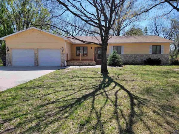 2520 Willow Ln, Emporia, KS 66801