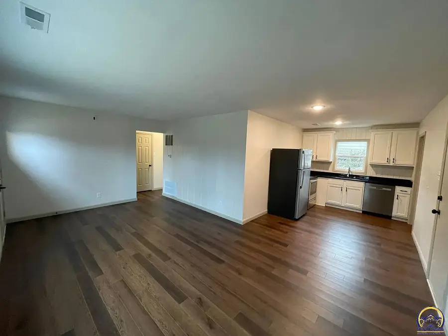 2321 SW Morningside Rd, Topeka, KS 66614 - #2