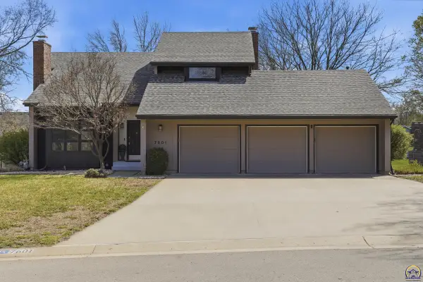 7601 SW Oxfordshire Rd, Topeka, KS 66614